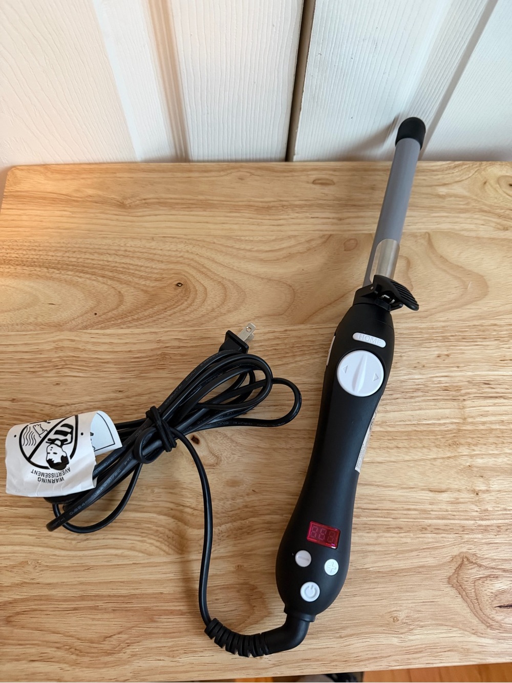 Beachwaver S.75 Curling Wand in Black and Silver